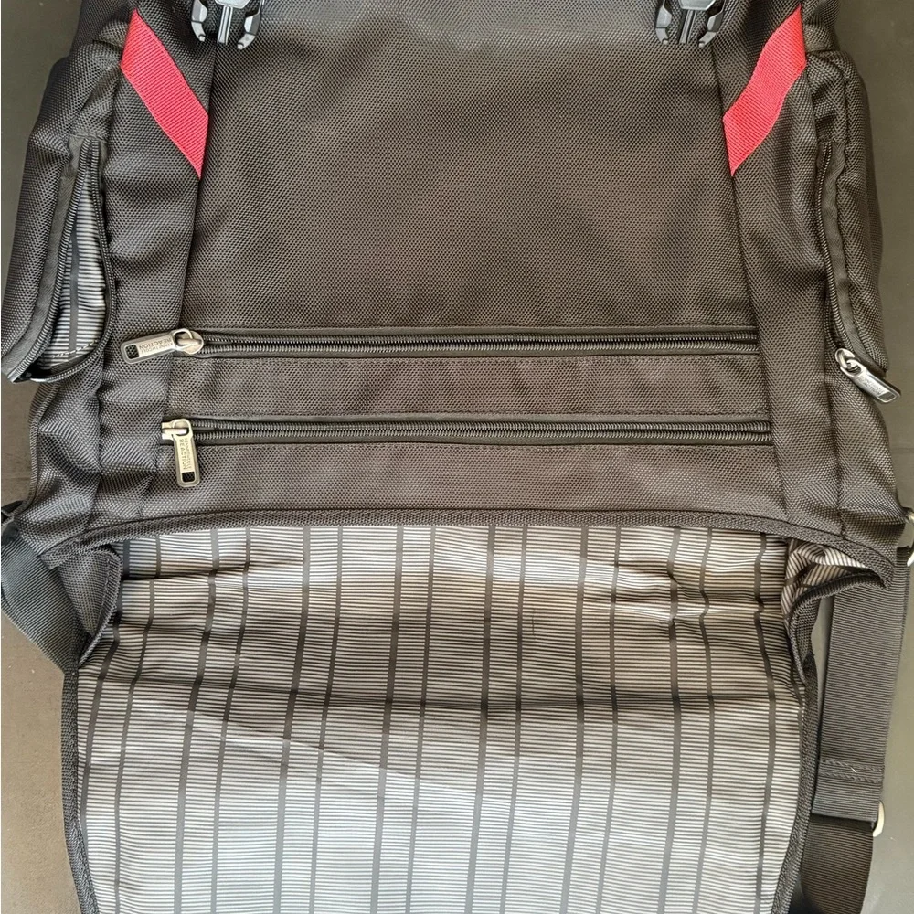 Kenneth Cole Nylon Laptop Messenger Bag/ Black-Grey